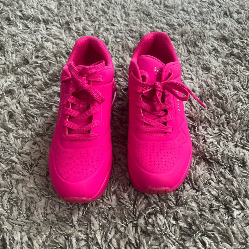 Sketchers Neon Pink Sneakers